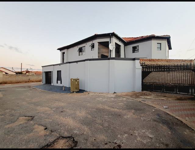 1 BEDROOM APARTMENT TO LET IN RABIE RIDGE